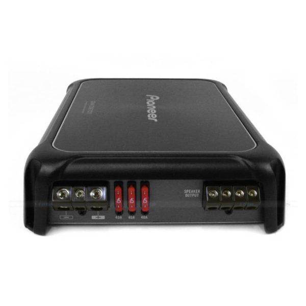 نمای پشت آمپلی‌فایر GM-D9701 پایونیر با ورودی‌ها و خروجی‌ها