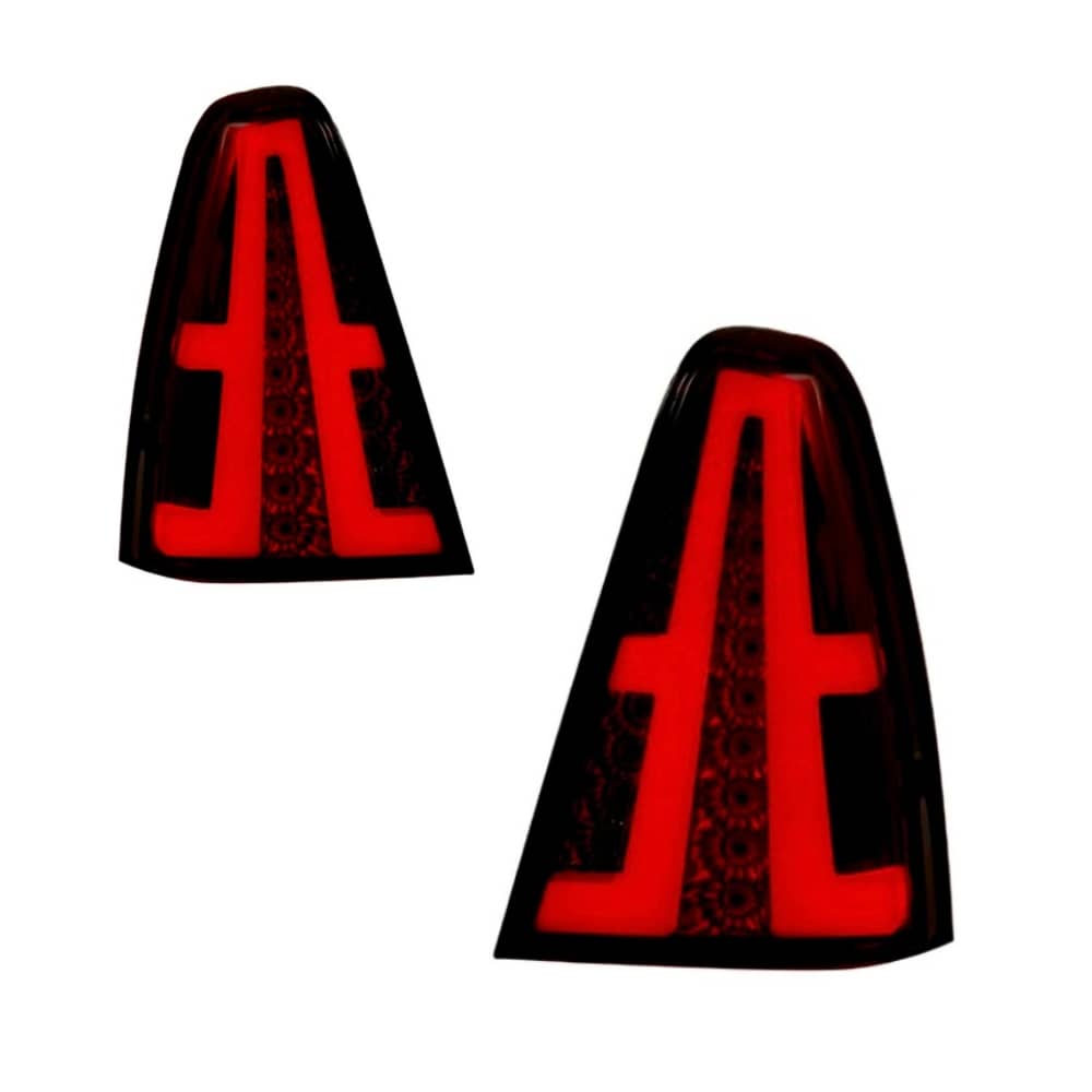 چراغ عقب L90 طرح E دودی – نمای جلو چراغ عقب دودی طرح E برای خودروی L90، نمای جلو با طراحی اسپرت و مدرن