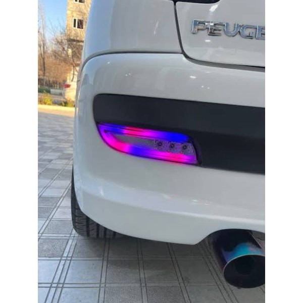 چراغ مه شکن LED عقب پژو 207 مولتی کالر نصب‌شده روی خودرو