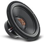 نمای زاویه‌دار ساب ووفر HERTZ SS15D2 با فریم آلومینیومی مستحکم و سوراند مقاوم