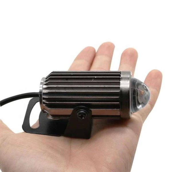 نصب چراغ پروژکتور تک لنز دیلایت دار روی خودرو